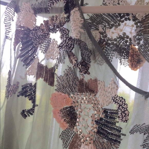 Stunning Hand beaded, never worn impeccable flowing top! - Picture 3 of 6